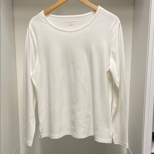 Draper’s & Damon’s Women's White Long Sleeve Top Side Seam Vent Hem Size L